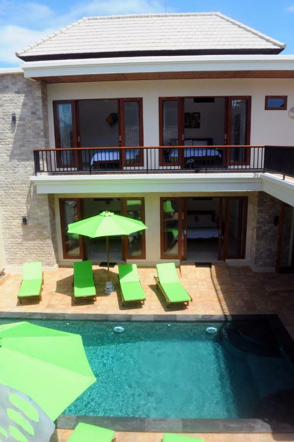 Pineapple Villa *